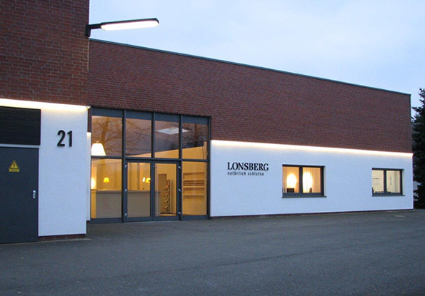 lonsberg_historie_07_unternehmensgebaude-2010